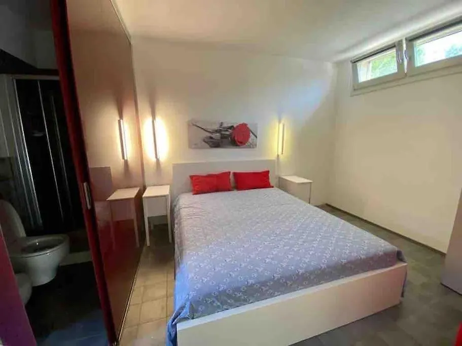 Villa Con Piscina Sulla Spiaggia Di Porto Giunco. Notteri Italien